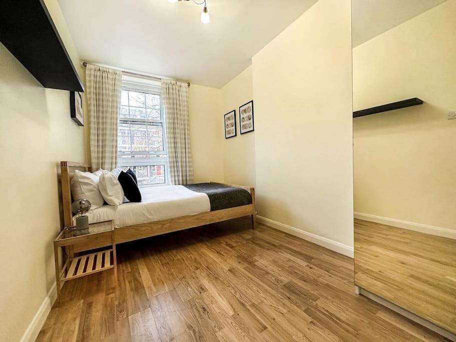 Spacious 4 Bed Flat Near London 02 Arena Greenwich Exterior photo