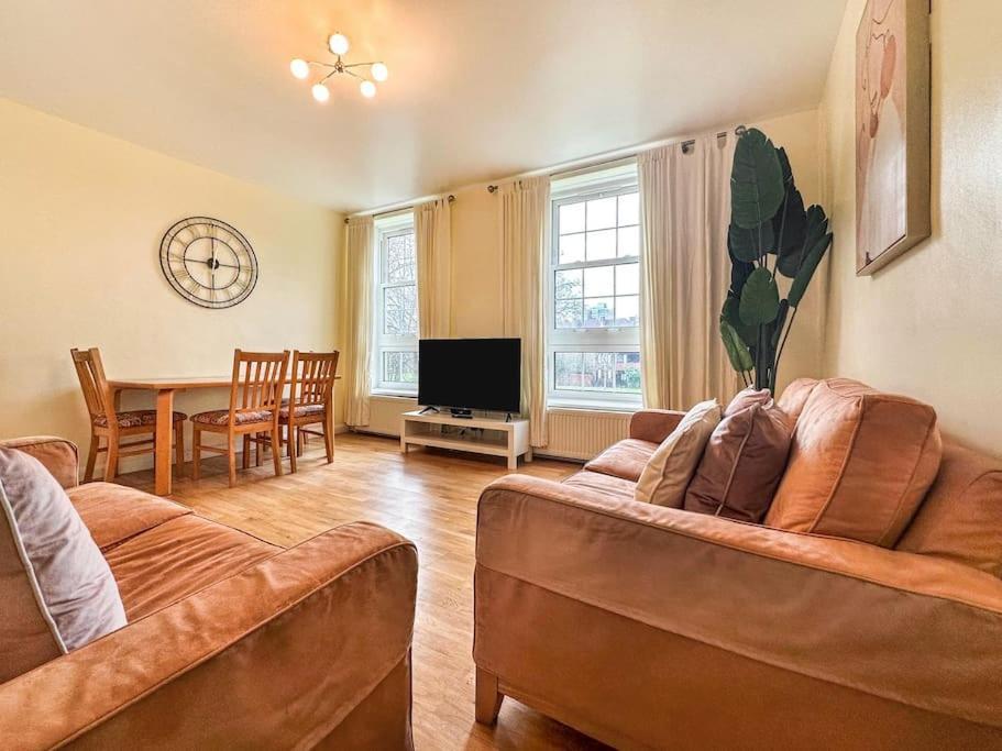 Spacious 4 Bed Flat Near London 02 Arena Greenwich Exterior photo